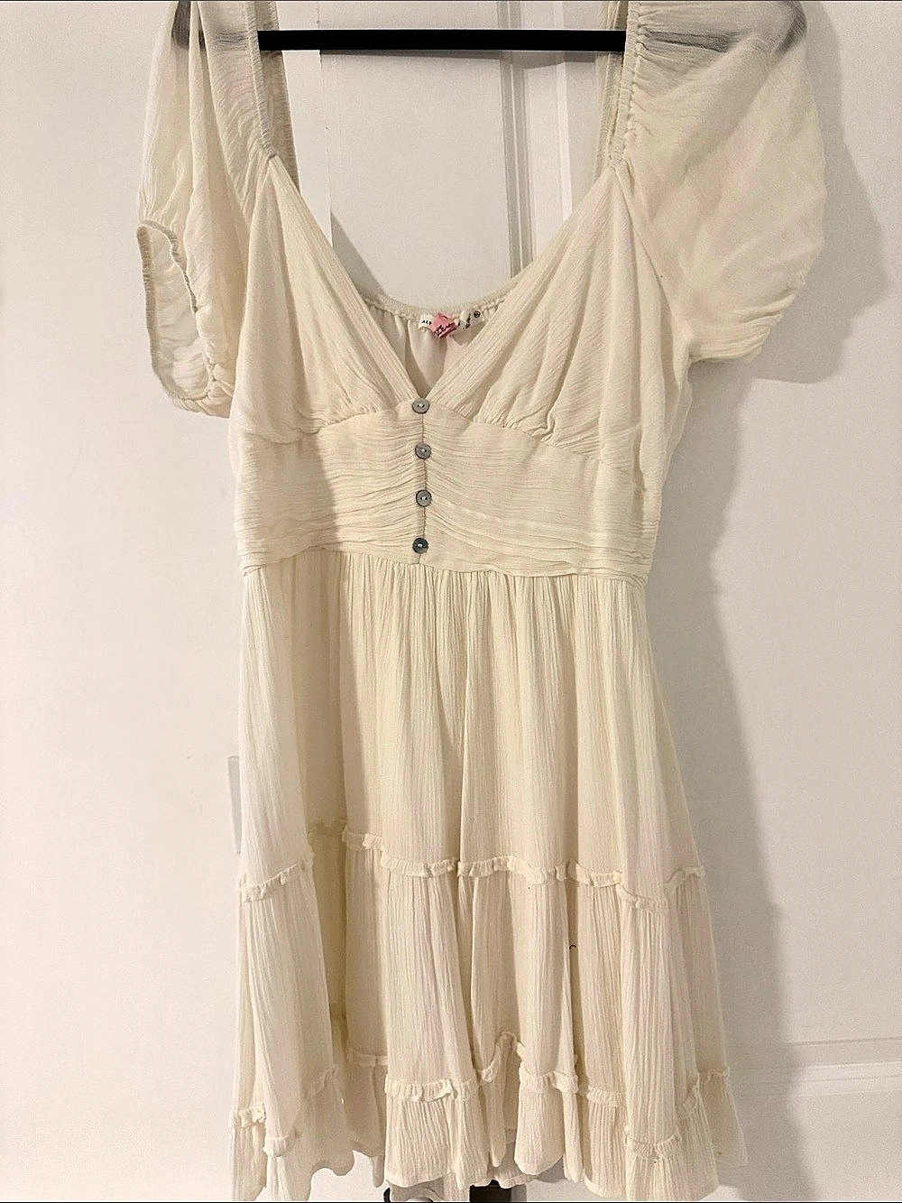 ALT Tiered Mini Dress in Cream Size Small Like New